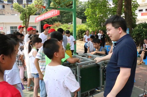 机电工程学院庞小兵老师现场解答学生们的提问